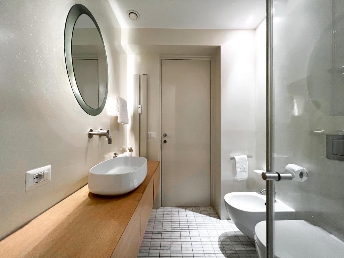 Luxury House & Secret Garden - Strategic Location, 100M To Metro B Apartment โรม ภายนอก รูปภาพ