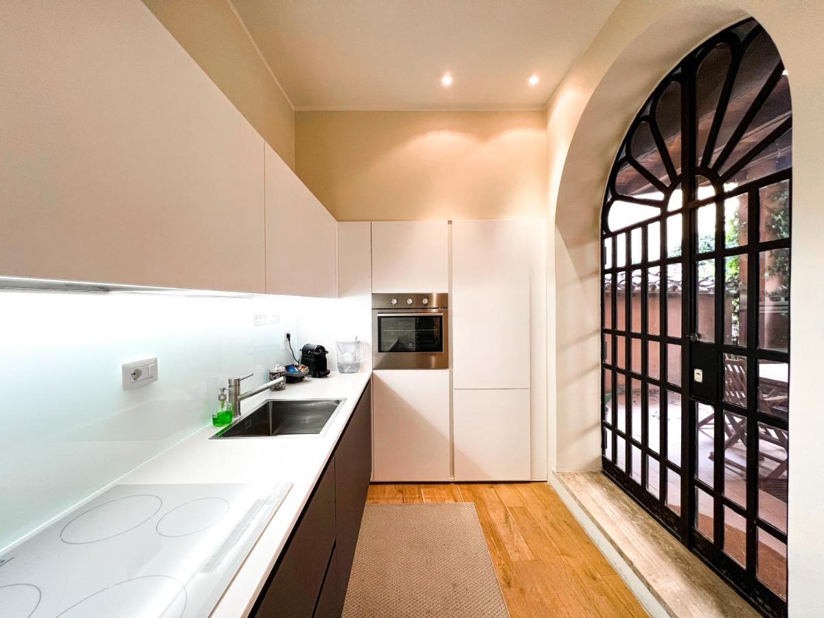 Luxury House & Secret Garden - Strategic Location, 100M To Metro B Apartment โรม ภายนอก รูปภาพ